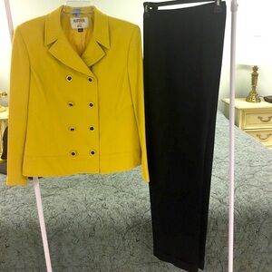 Kasper 2pc pantsuit, size 10.